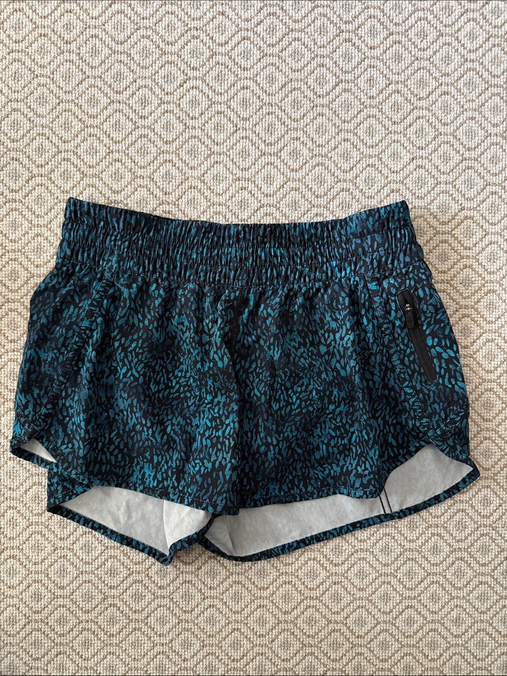 LULULEMON TRACKER SHORT 4”